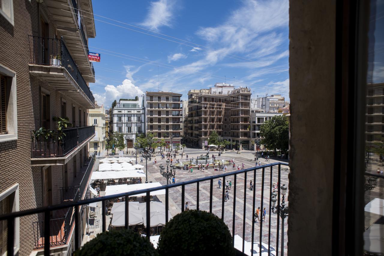 Plaza De La Virgen Apartment Valencia Luaran gambar